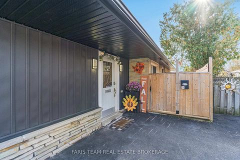Photo 3 at 109 Daphne Crescent, Cundles East, Barrie