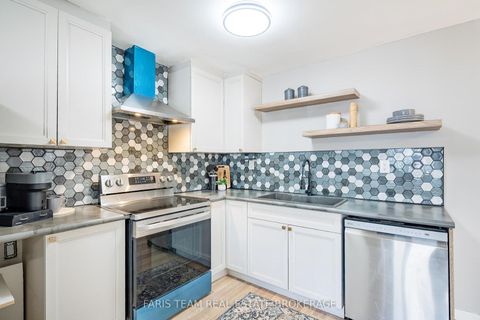 Photo 7 at 109 Daphne Crescent, Cundles East, Barrie