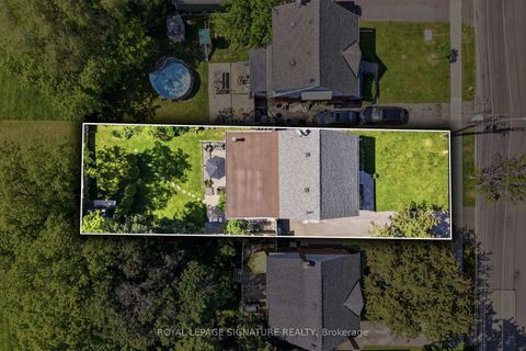 Photo 2 at 48 Tower Drive, Maryvale, Toronto