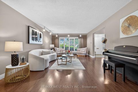 Photo 7 at 9 Harlington Road N, Don Mills, Toronto