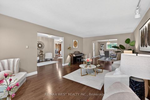 Photo 9 at 9 Harlington Road N, Don Mills, Toronto