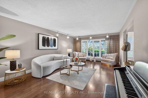 Photo 11 at 9 Harlington Road N, Don Mills, Toronto