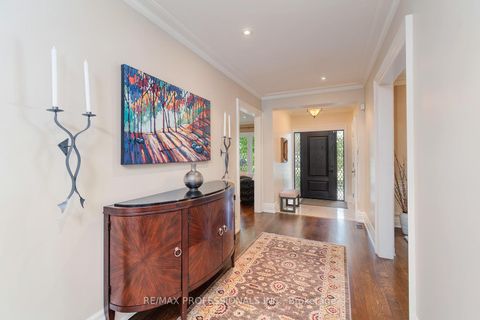 Photo 5 at 376 Prince Edward Drive N, Kingsway South, Toronto