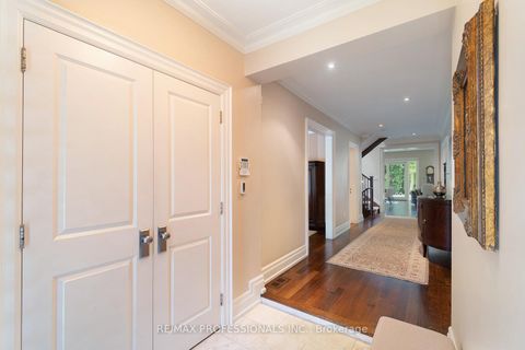 Photo 6 at 376 Prince Edward Drive N, Kingsway South, Toronto