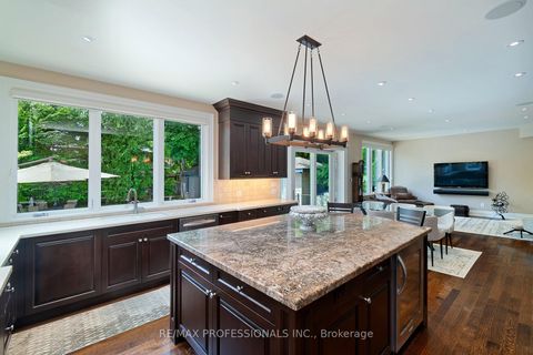 Photo 10 at 376 Prince Edward Drive N, Kingsway South, Toronto