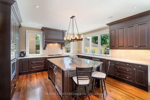 Photo 12 at 376 Prince Edward Drive N, Kingsway South, Toronto