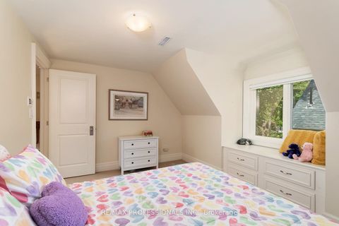 Photo 27 at 376 Prince Edward Drive N, Kingsway South, Toronto