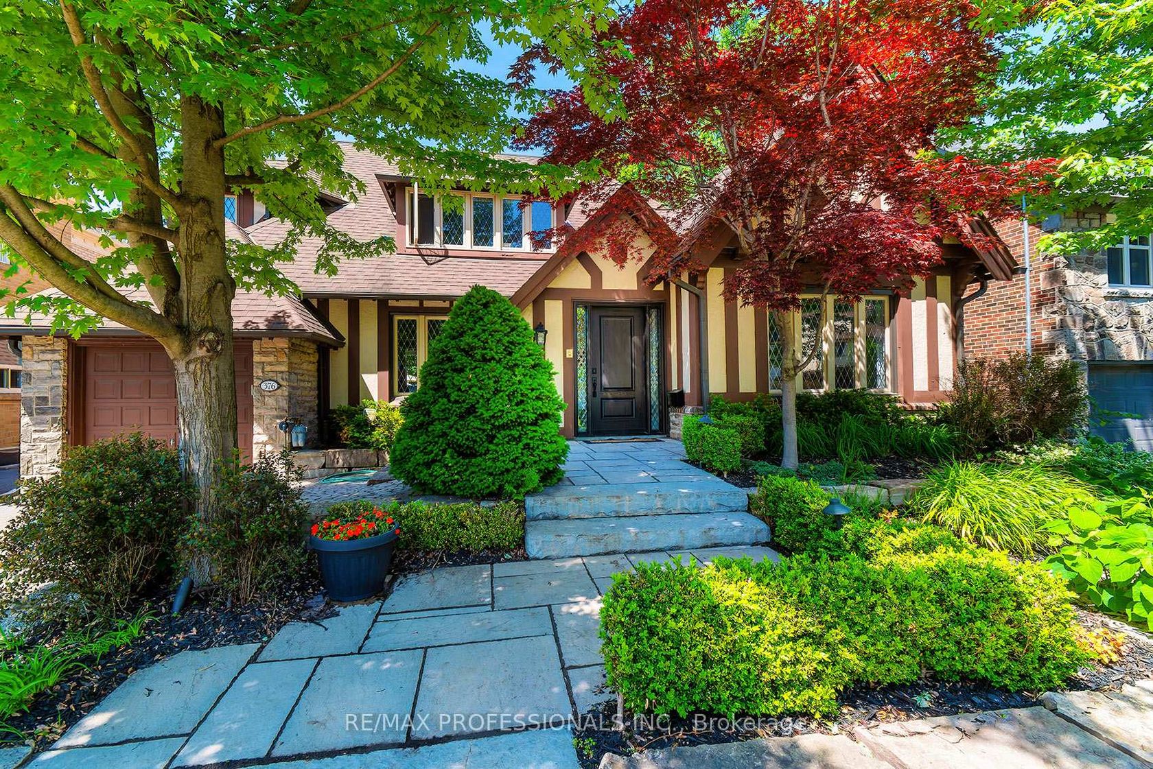 376 Prince Edward Drive N, Kingsway South, Toronto photo 5