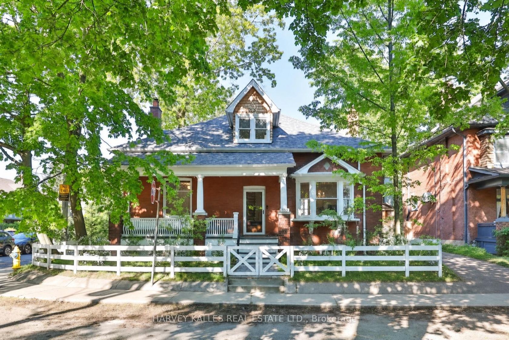 139 Hammersmith Avenue, The Beaches, Toronto photo number 2