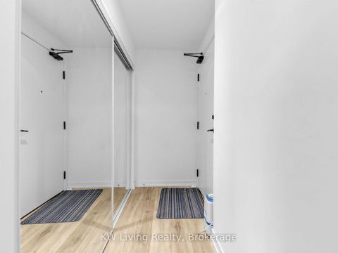 Photo 4 at 4009 - 55 Mercer Street, Waterfront Communities C1, Toronto