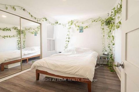 Photo 14 at 41 Lakeview Avenue, Bellwoods, Toronto