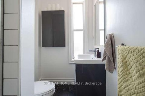 Photo 16 at 41 Lakeview Avenue, Bellwoods, Toronto