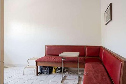 Photo 18 at 41 Lakeview Avenue, Bellwoods, Toronto