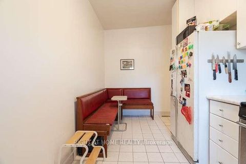 Photo 20 at 41 Lakeview Avenue, Bellwoods, Toronto