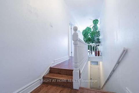 Photo 21 at 41 Lakeview Avenue, Bellwoods, Toronto