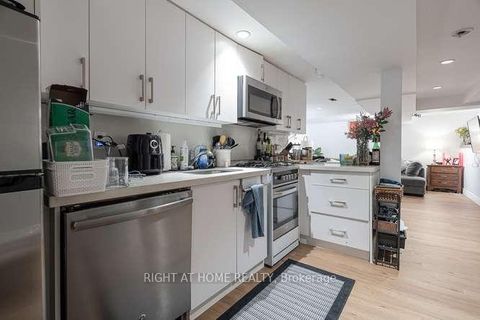 Photo 24 at 41 Lakeview Avenue, Bellwoods, Toronto