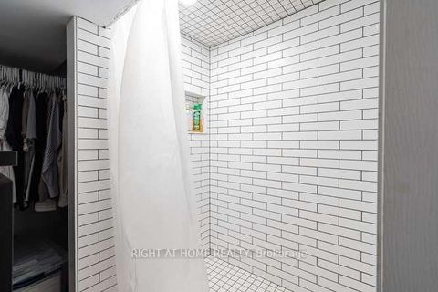 Photo 27 at 41 Lakeview Avenue, Bellwoods, Toronto
