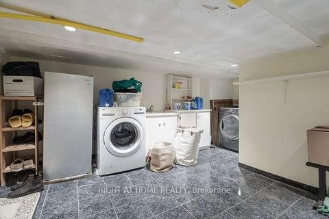 Photo 28 at 41 Lakeview Avenue, Bellwoods, Toronto