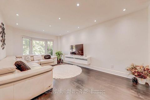 Photo 9 at 27 Sugarbush Square, Highland Creek, Toronto