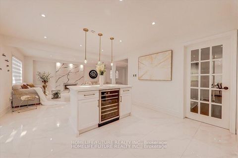Photo 11 at 27 Sugarbush Square, Highland Creek, Toronto