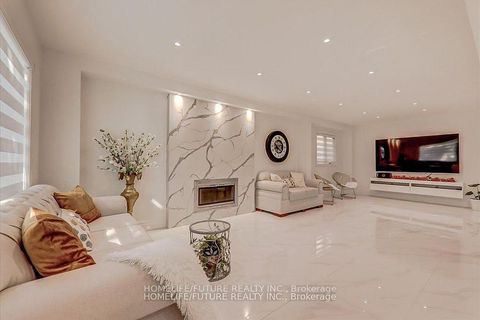 Photo 12 at 27 Sugarbush Square, Highland Creek, Toronto
