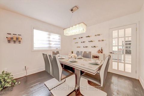 Photo 13 at 27 Sugarbush Square, Highland Creek, Toronto