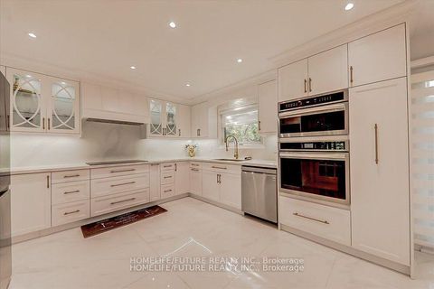 Photo 14 at 27 Sugarbush Square, Highland Creek, Toronto