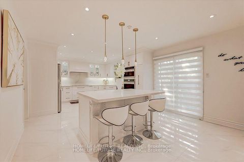 Photo 15 at 27 Sugarbush Square, Highland Creek, Toronto