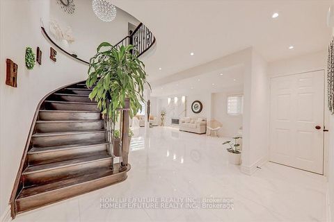 Photo 16 at 27 Sugarbush Square, Highland Creek, Toronto