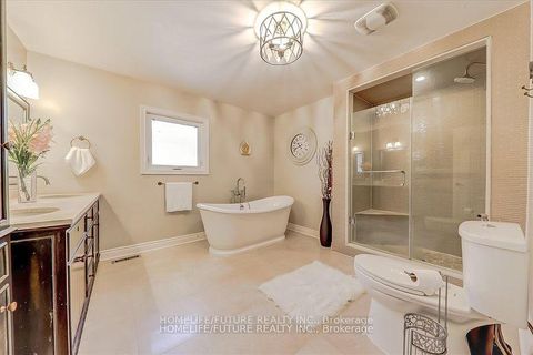 Photo 19 at 27 Sugarbush Square, Highland Creek, Toronto
