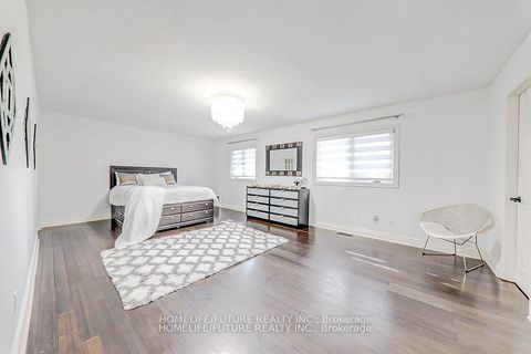 Photo 28 at 27 Sugarbush Square, Highland Creek, Toronto