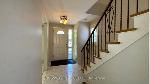 Photo 4 at 31 Quinan Drive, Maple Leaf, Toronto