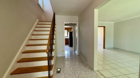 Photo 5 at 31 Quinan Drive, Maple Leaf, Toronto