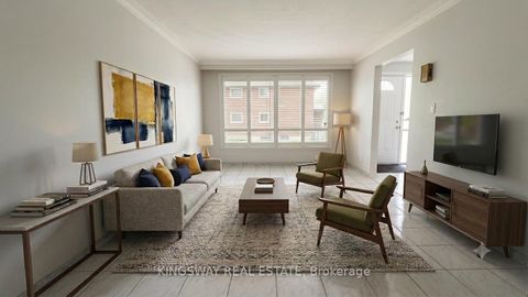 Photo 6 at 31 Quinan Drive, Maple Leaf, Toronto