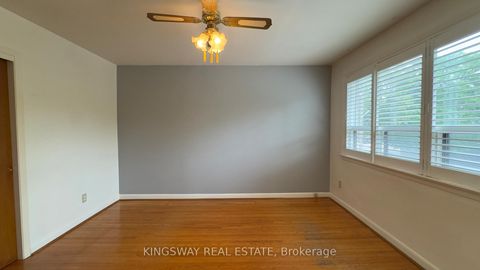 Photo 13 at 31 Quinan Drive, Maple Leaf, Toronto