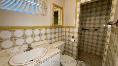 Photo 21 at 31 Quinan Drive, Maple Leaf, Toronto