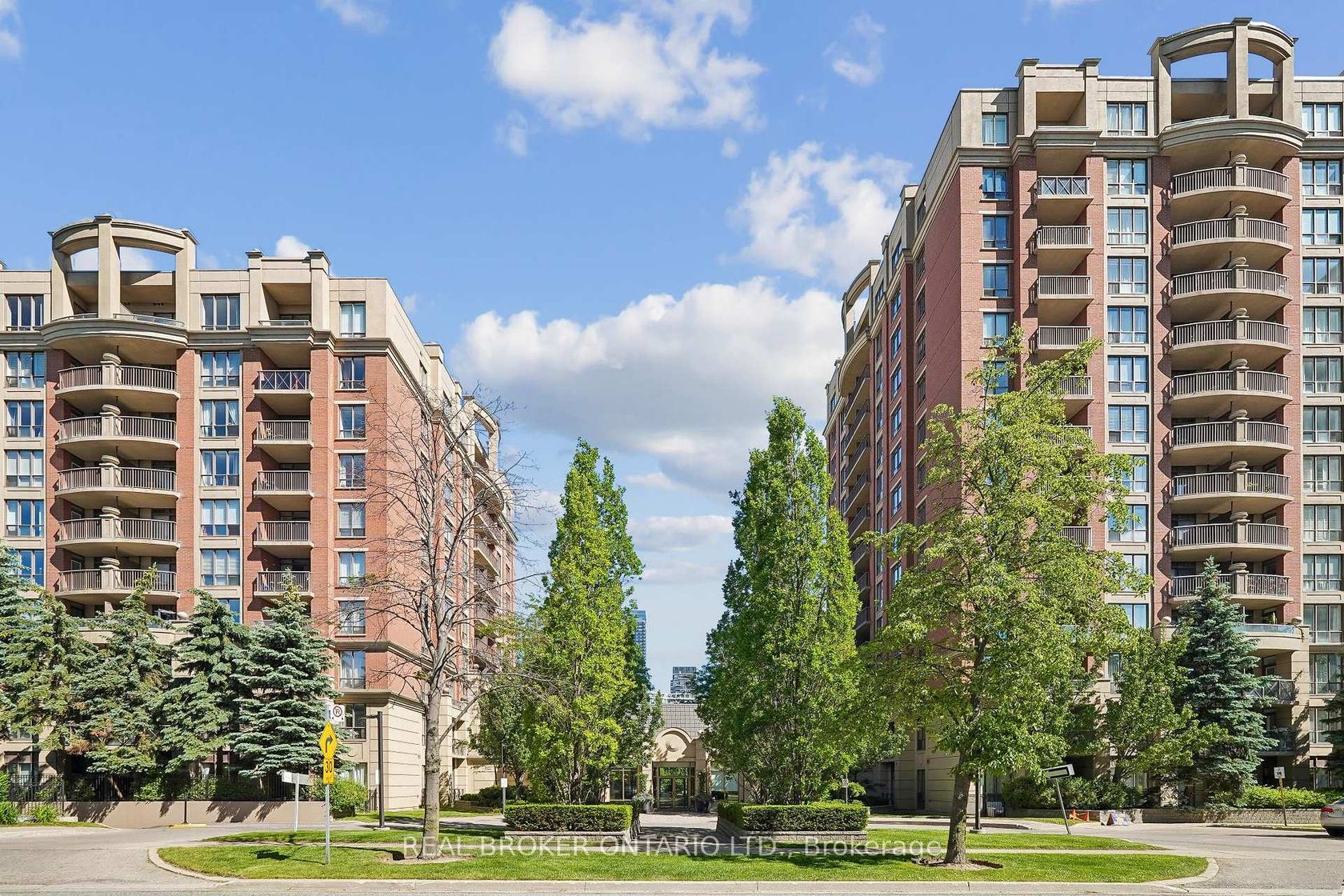 704 - 51 Harrison Garden Boulevard, Willowdale East, Toronto photo number 2