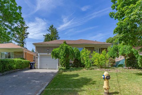 Photo 2 at 202 Park Home Avenue, Willowdale West, Toronto