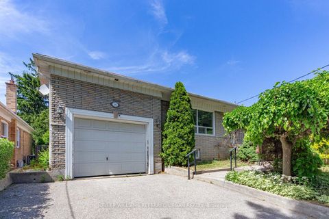 Photo 3 at 202 Park Home Avenue, Willowdale West, Toronto