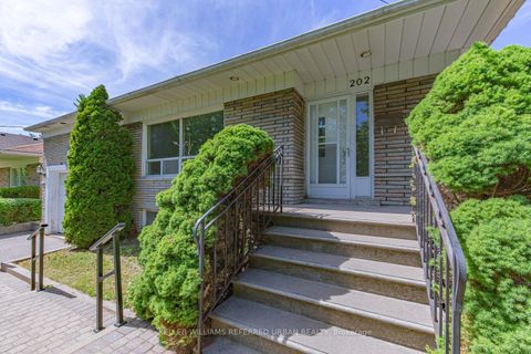 Photo 5 at 202 Park Home Avenue, Willowdale West, Toronto