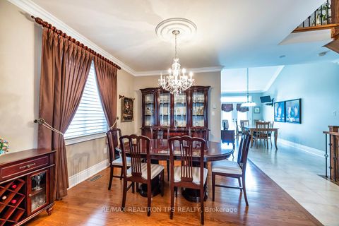 Photo 4 at 25 Leafield Drive, L'Amoreaux, Toronto