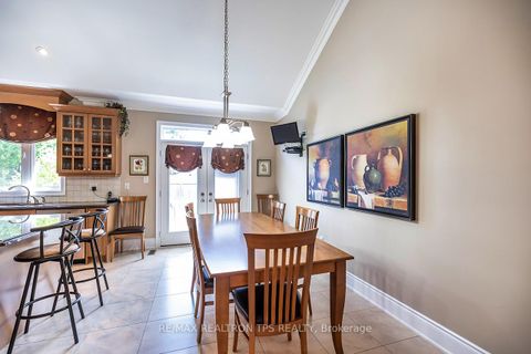 Photo 9 at 25 Leafield Drive, L'Amoreaux, Toronto
