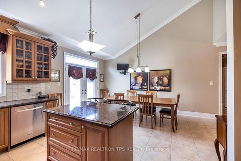 Photo 13 at 25 Leafield Drive, L'Amoreaux, Toronto