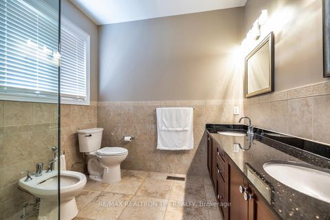 Photo 16 at 25 Leafield Drive, L'Amoreaux, Toronto