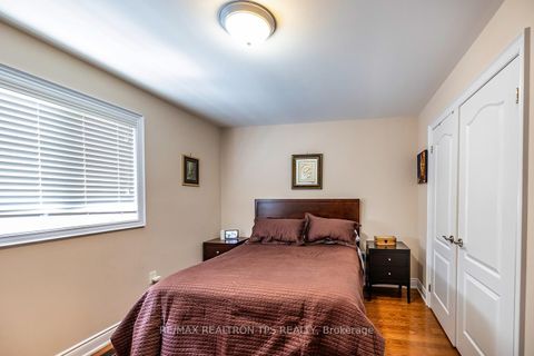 Photo 21 at 25 Leafield Drive, L'Amoreaux, Toronto
