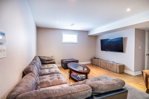 Photo 26 at 25 Leafield Drive, L'Amoreaux, Toronto