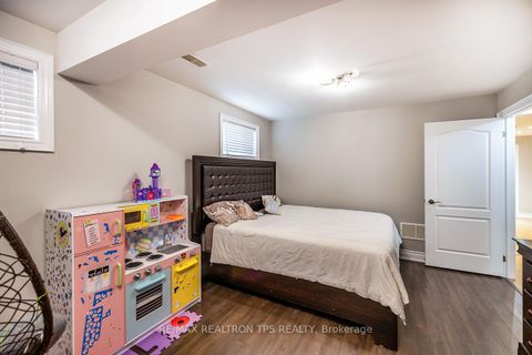 Photo 32 at 25 Leafield Drive, L'Amoreaux, Toronto