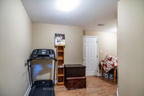 Photo 33 at 25 Leafield Drive, L'Amoreaux, Toronto