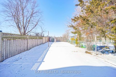 Photo 11 at 224 Aylesworth Avenue, Cliffside, Toronto