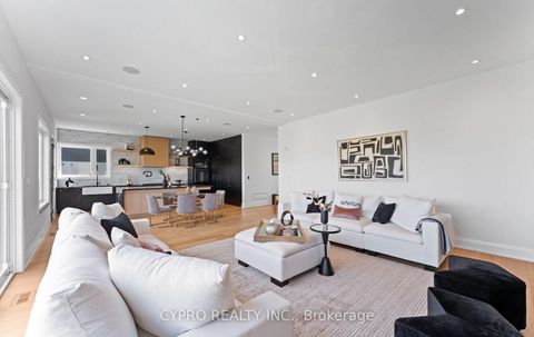 Photo 7 at 88 Cosford Street, Bayview Northeast, Aurora